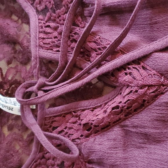 Beautiful burgundy flowy Mudd top - Picture 9 of 10
